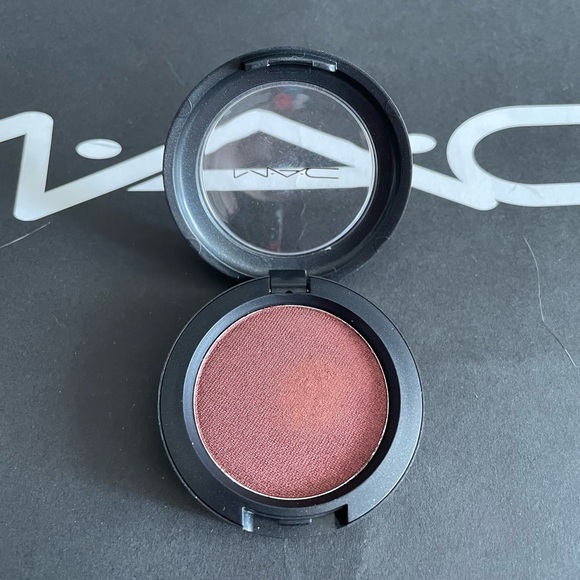 MAC Eyeshadow in Spectacle of Yourself (Mega Shadow) - Picture 1 of 5